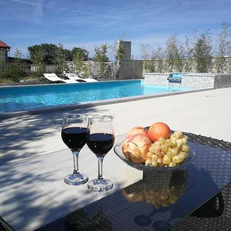 Villa Flora Maris Apartments Привлака Екстериор снимка