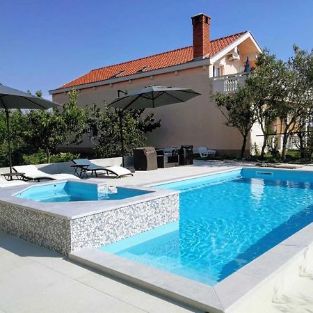 Villa Flora Maris Apartments Привлака Екстериор снимка