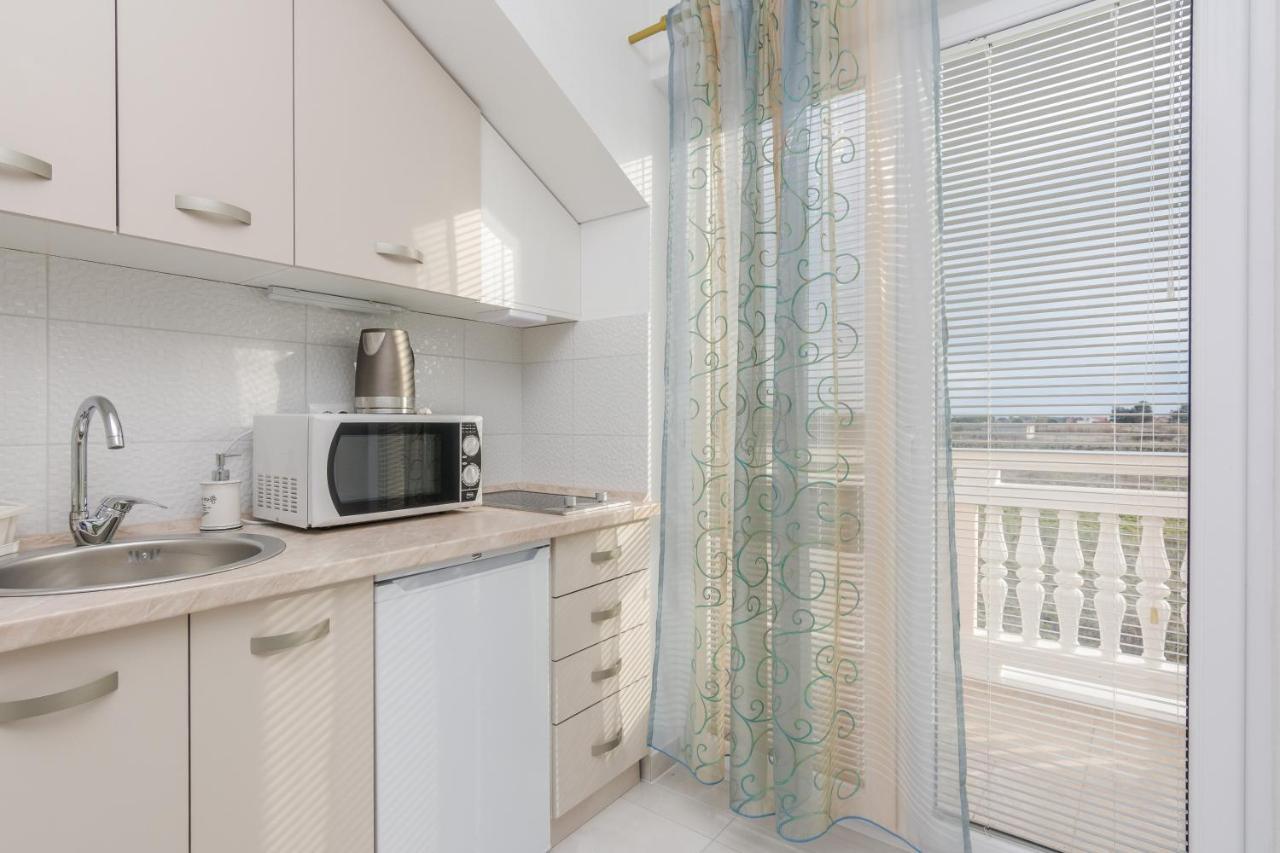 Villa Flora Maris Apartments Привлака Екстериор снимка