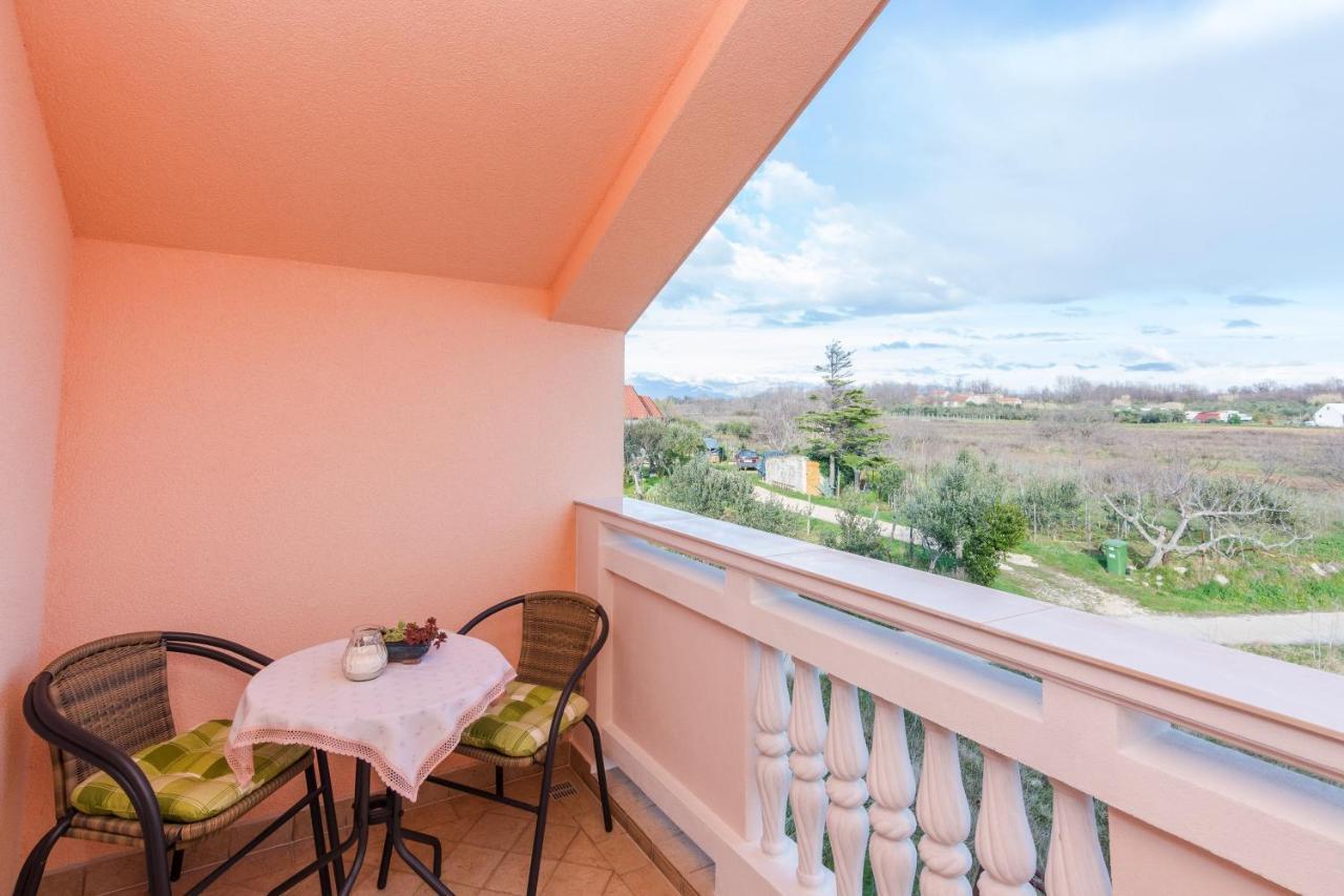 Villa Flora Maris Apartments Привлака Екстериор снимка