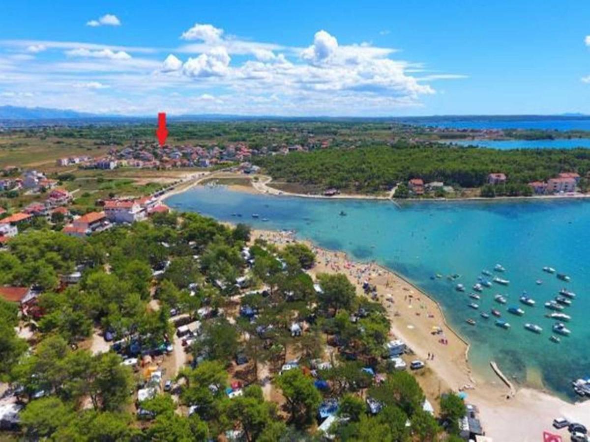 Villa Flora Maris Apartments Привлака Екстериор снимка