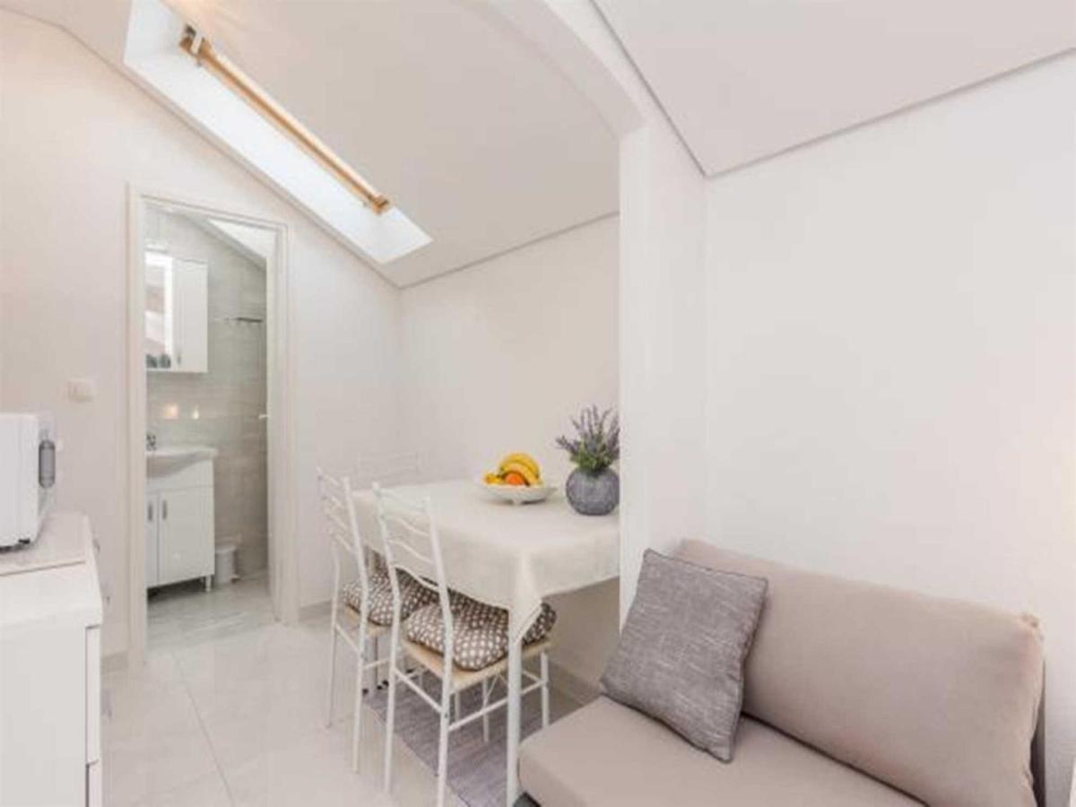 Villa Flora Maris Apartments Привлака Екстериор снимка