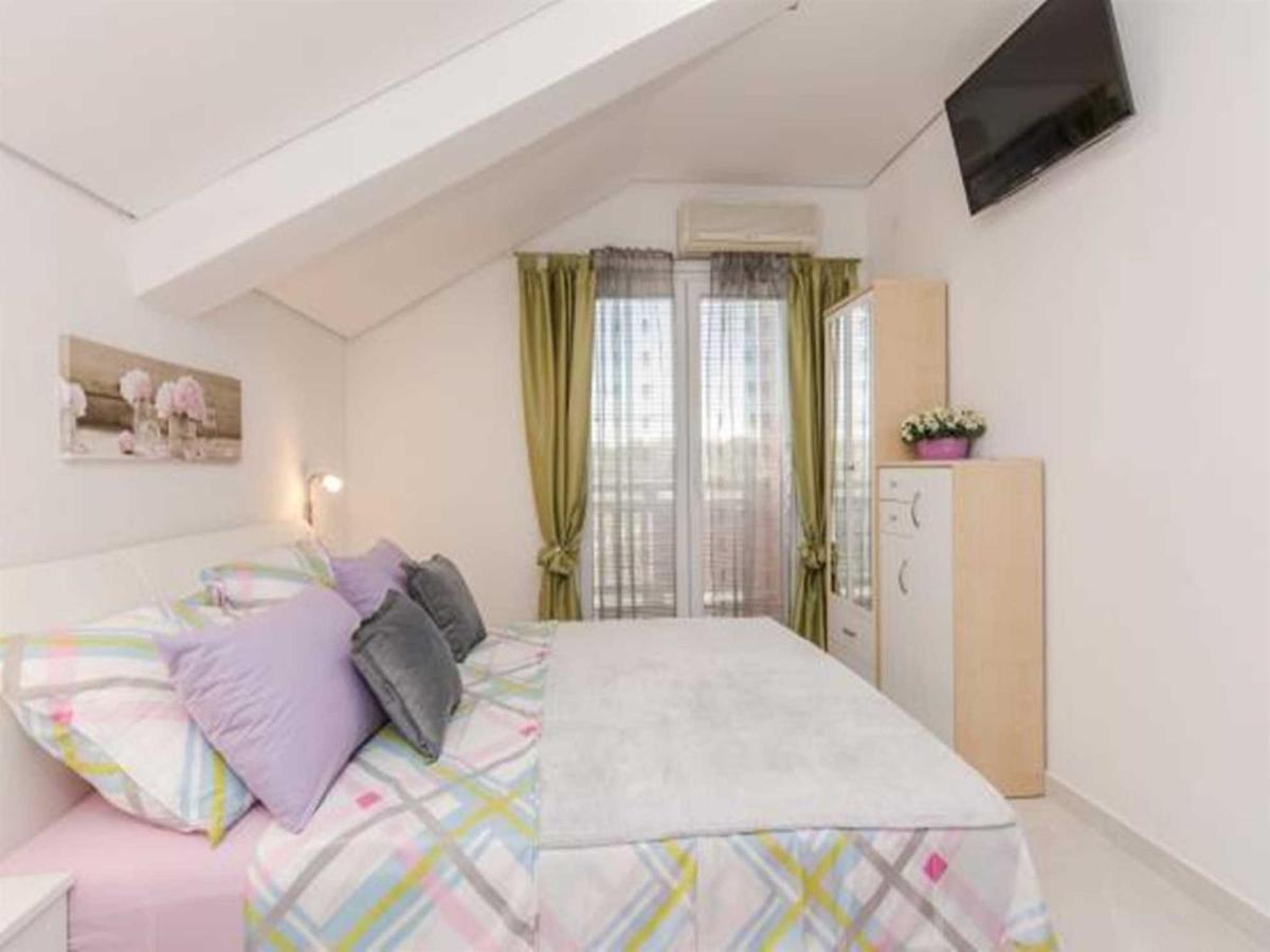 Villa Flora Maris Apartments Привлака Екстериор снимка
