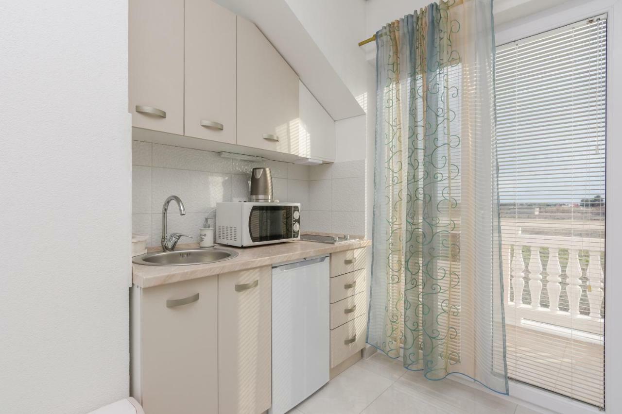 Villa Flora Maris Apartments Привлака Екстериор снимка