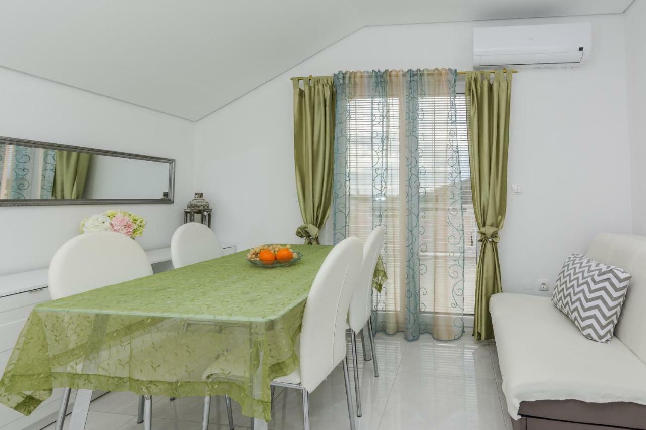 Villa Flora Maris Apartments Привлака Екстериор снимка
