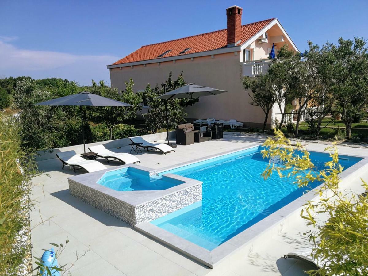 Villa Flora Maris Apartments Привлака Екстериор снимка